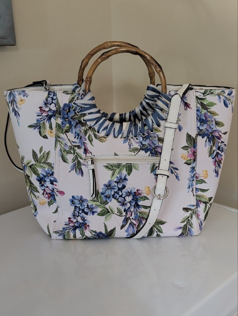 Dana Buchman White Floral Bamboo Handle Tote Bag Blue Accents